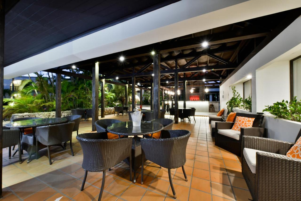 Talk Of The Town Beach Hotel & Beach Club By Gh Hoteles オラニエスタッド エクステリア 写真