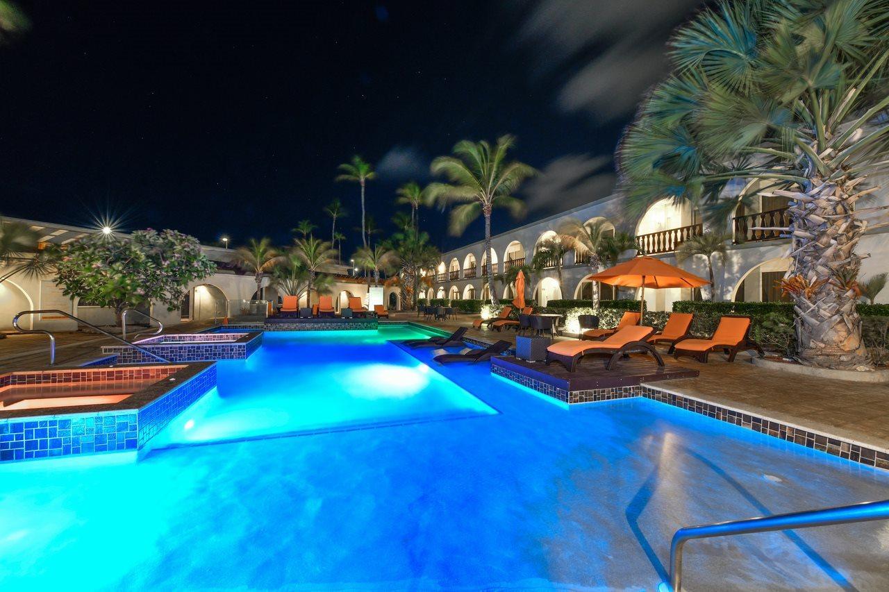 Talk Of The Town Beach Hotel & Beach Club By Gh Hoteles オラニエスタッド エクステリア 写真