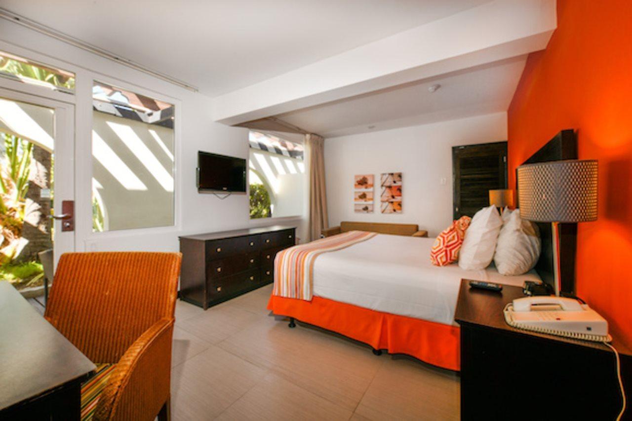 Talk Of The Town Beach Hotel & Beach Club By Gh Hoteles オラニエスタッド エクステリア 写真