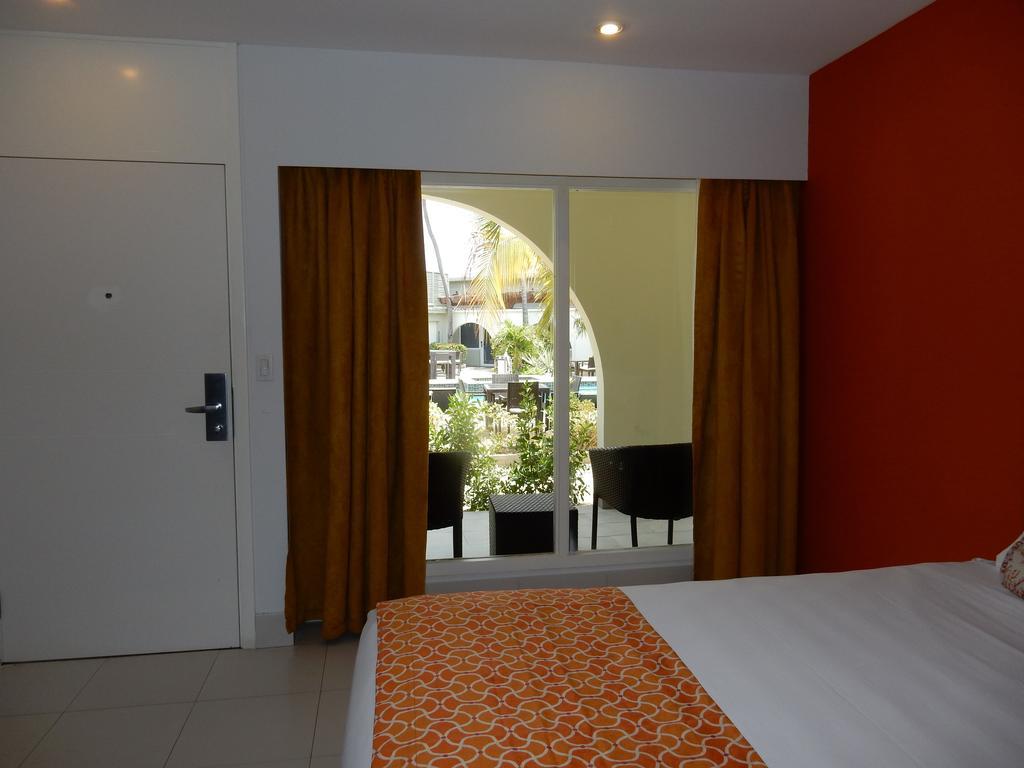 Talk Of The Town Beach Hotel & Beach Club By Gh Hoteles オラニエスタッド エクステリア 写真