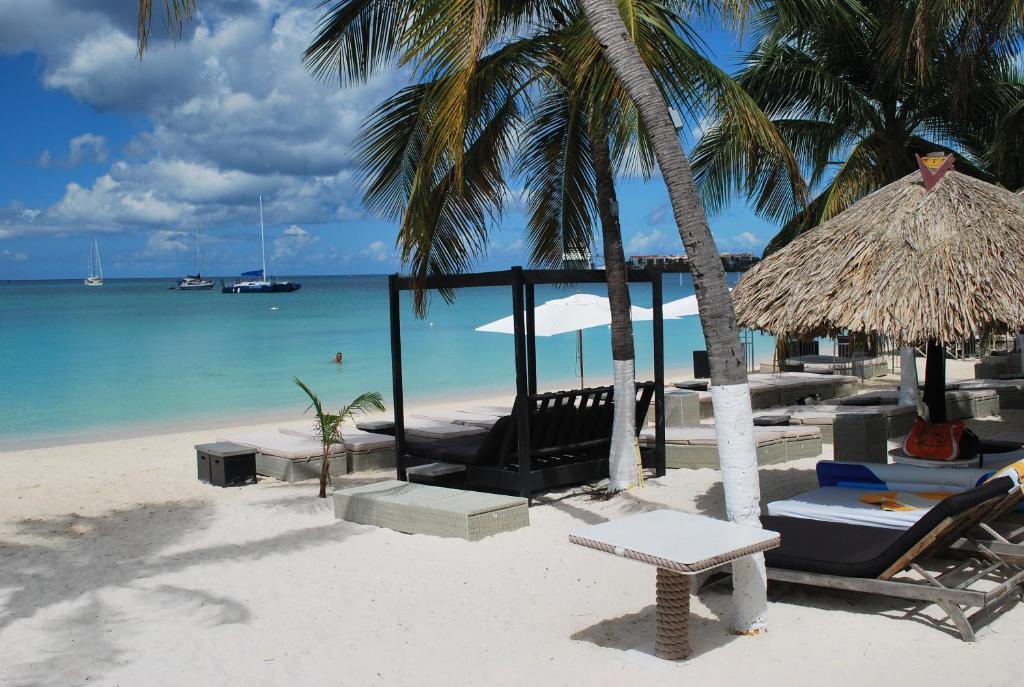 Talk Of The Town Beach Hotel & Beach Club By Gh Hoteles オラニエスタッド エクステリア 写真