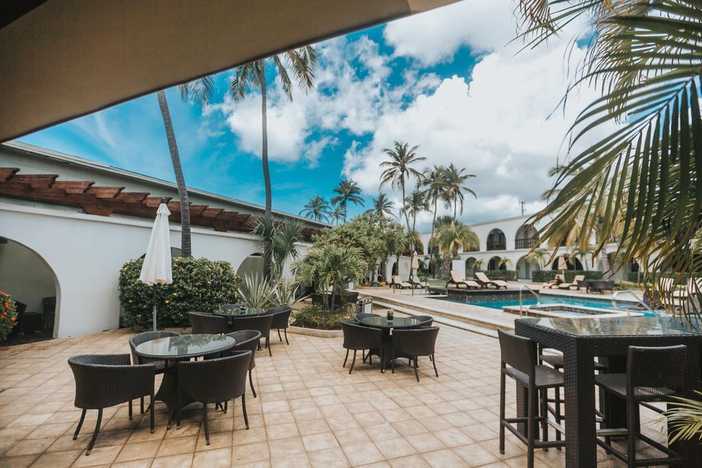 Talk Of The Town Beach Hotel & Beach Club By Gh Hoteles オラニエスタッド エクステリア 写真